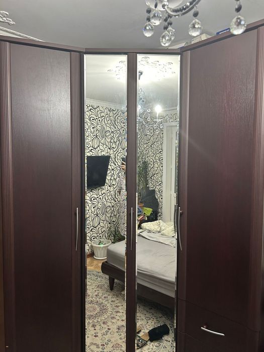 Продам угловой шкаф