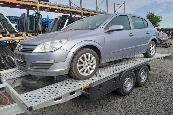 Alternator 0124425005 / 24447429 0124425005 / 24447429 Opel Astra H