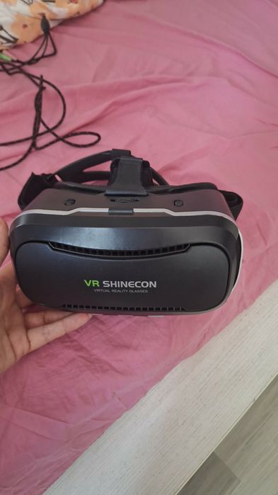 Слушалки и VR очила
