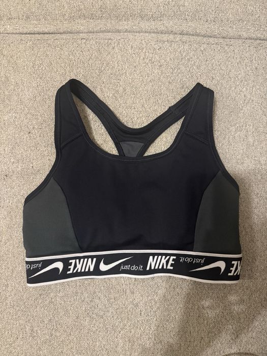Дамско спортно бюстие NIKE
