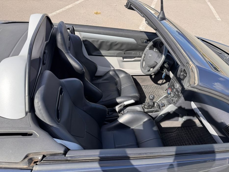 Vând Opel Tigra Twintoop Decapotabila