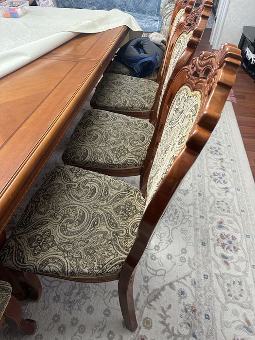 Продам стол и стулья