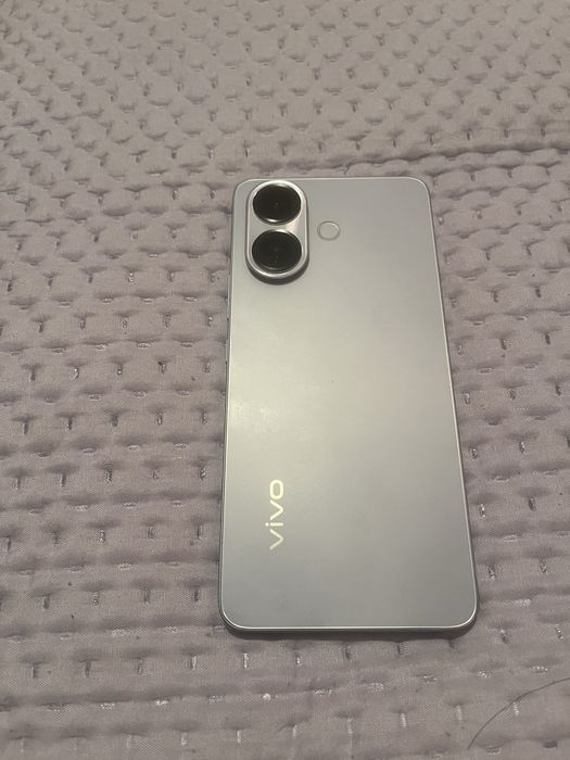 Подам телефон виво v60