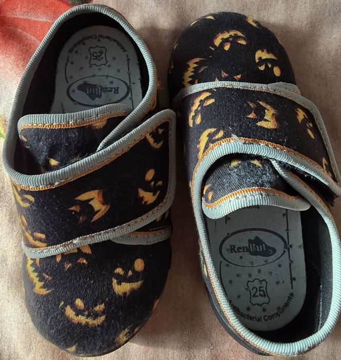 Детски пантофи подходящи за градина