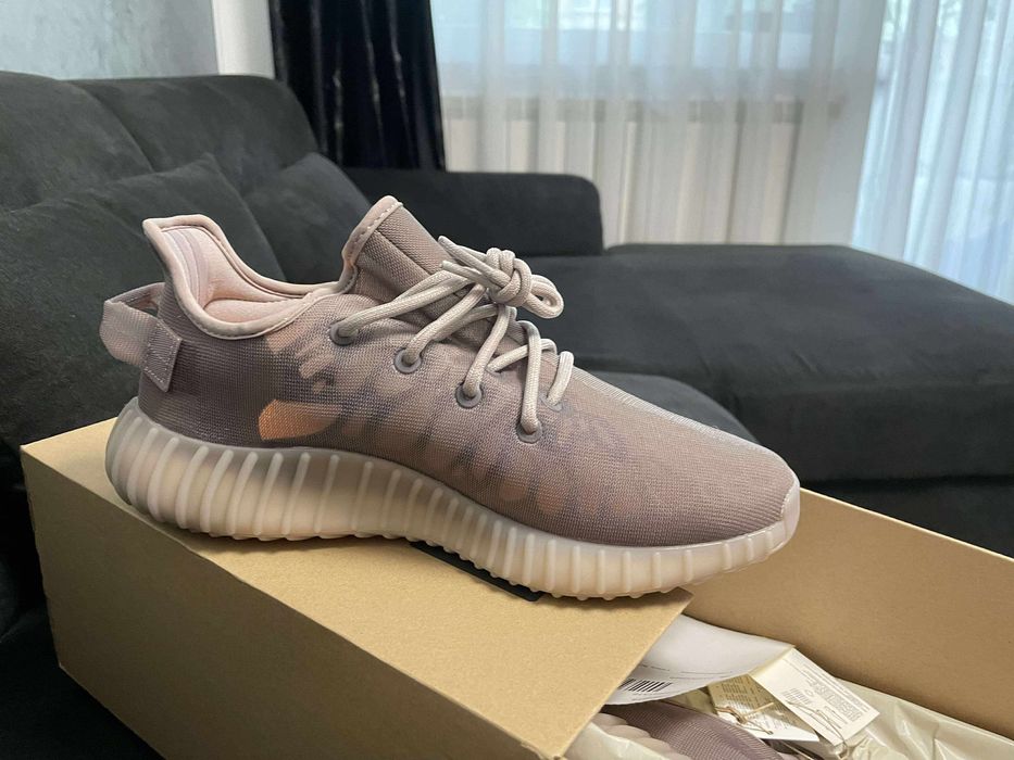 Adidași Yeezy Boost 350 V2 Mono Mist – NOI, mărimea 42