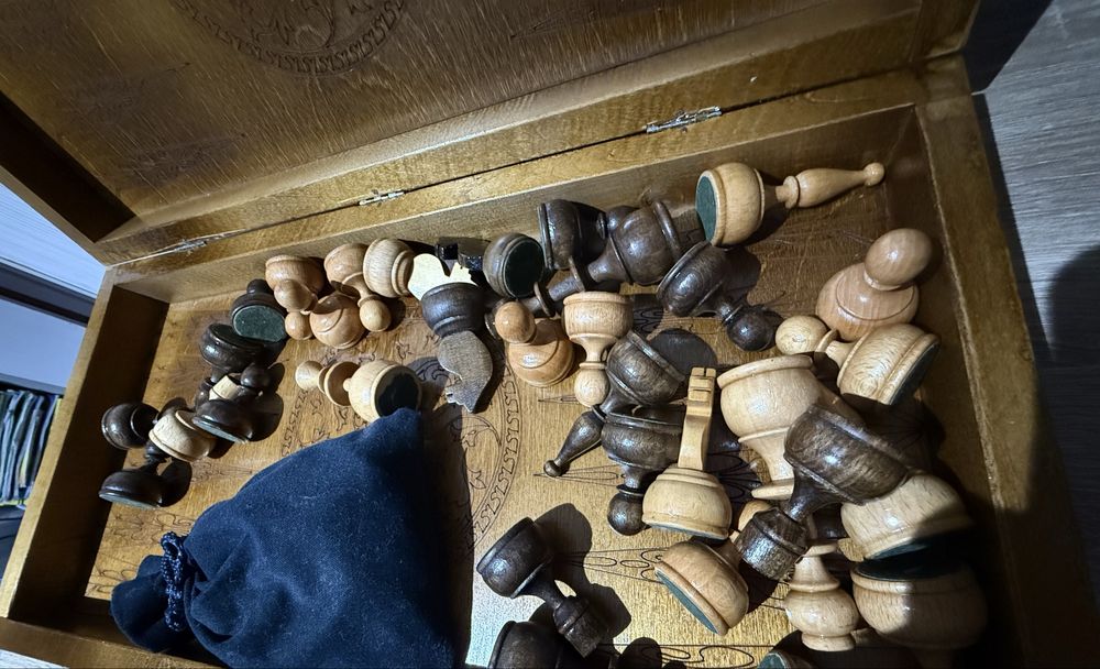 дървен комплект за шах и табла с ръчна изработка