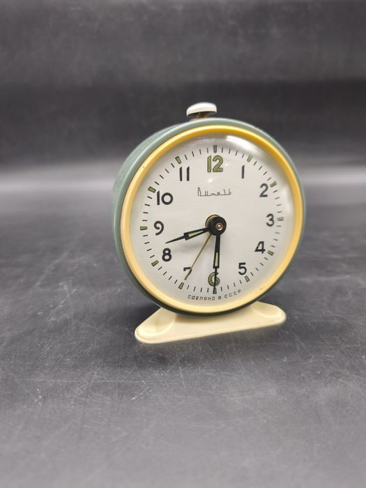 Будильники СССР в количестве