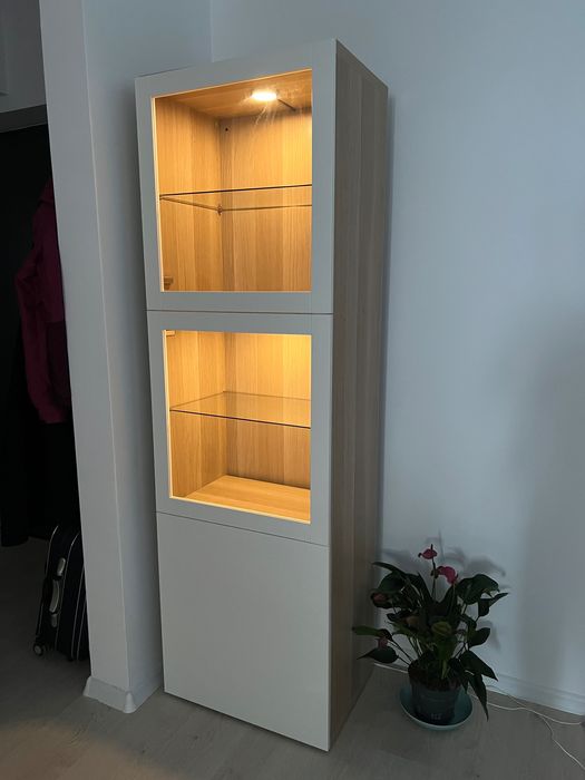 Ansamblu depozitare cu usi sticla Ikea Besta