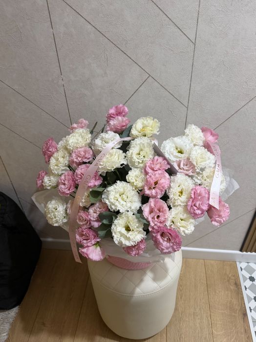 Цветы, букет с корзиной