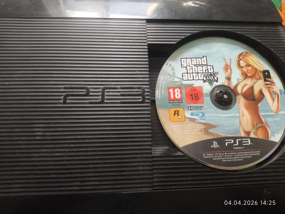 Playstation 3 жасап тур