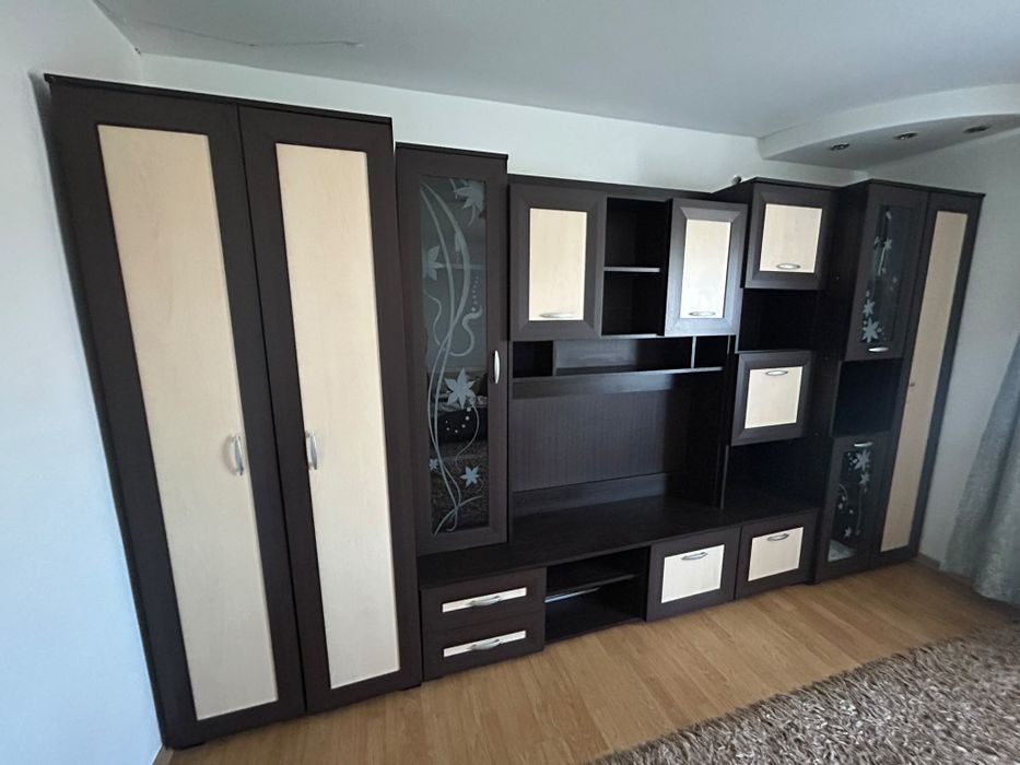 Mobila  în doua culori perfecta pt camera