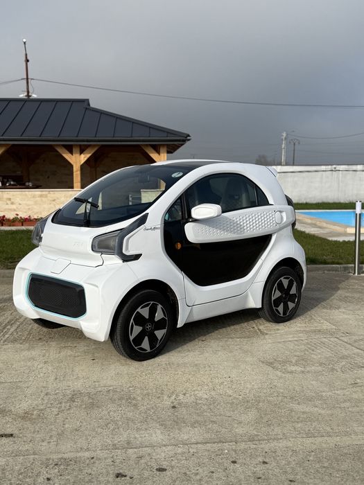 Vând mașina de 16 ani xev yoyo