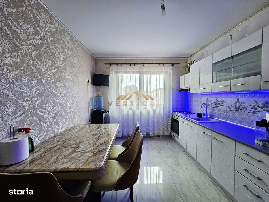 Vila 6 camere la intrare in Dobreni