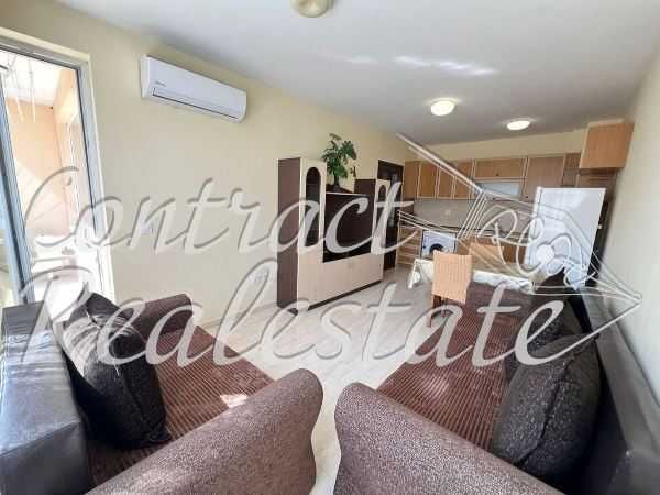 Дава се под наем Двустаен апартамент в Варна, Аспарухово - 65 кв.м за 398.82 € - Снимка #1