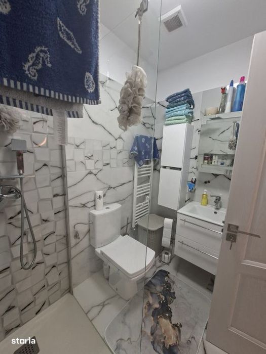 Casa 4 camere, 200 mp, teren 8 ari, zona Lunci