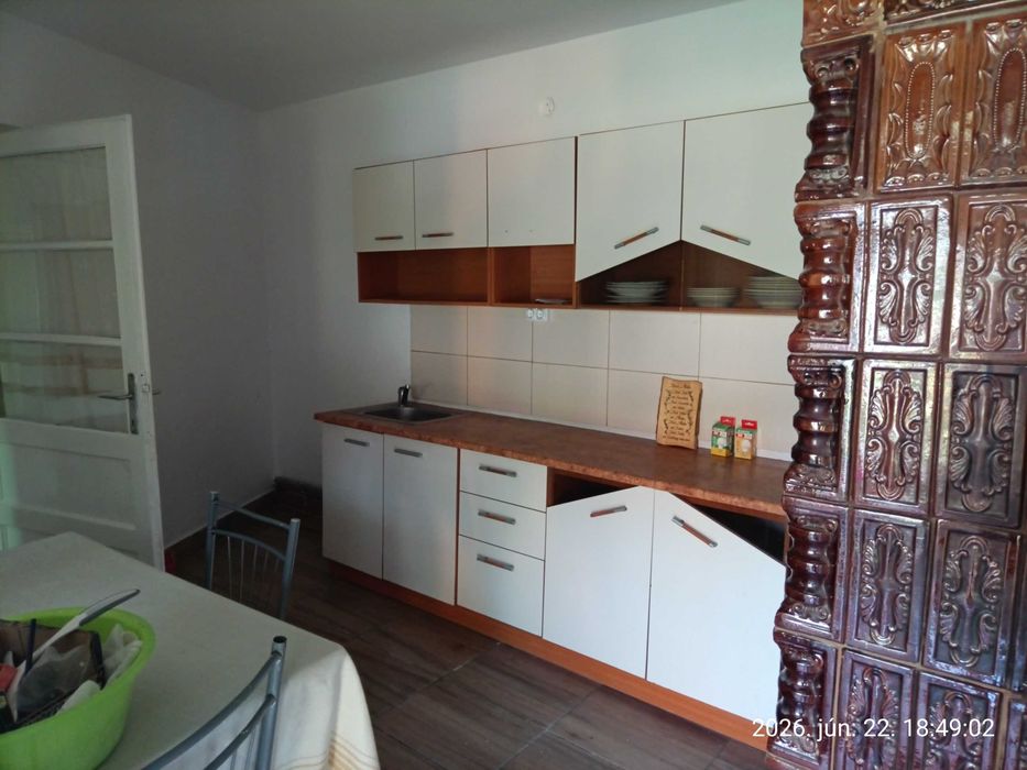 Casa cu doua camere de închiriat în Borș
