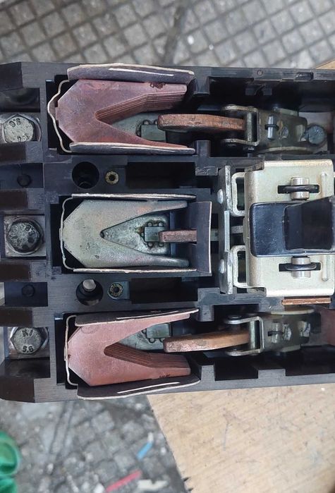 Автоматичен прекъсвач А2 500V 250A