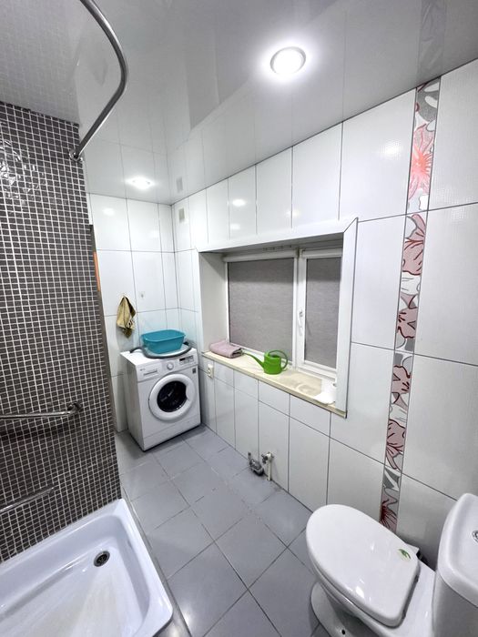 3 комнатный дом, Пархоменко 73 кВ.