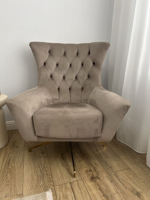 Vand fotoliu rotativ Intermobili cu picioare aurii