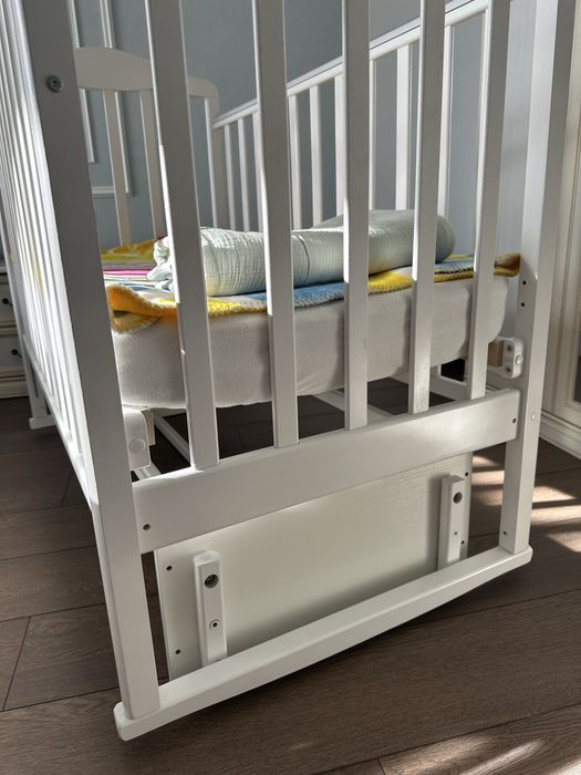 Кровать детская белая