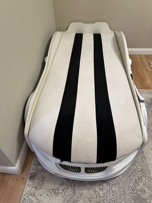 Кровать машинка, в хорошем состоянии