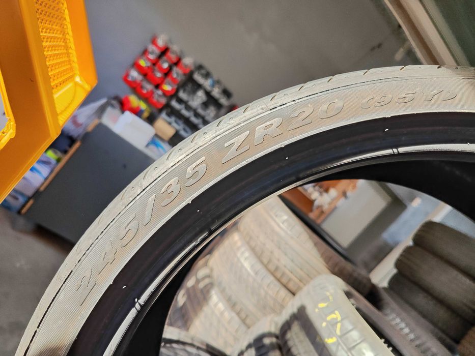 2бр.летни гуми 245/35/20 Pirelli
