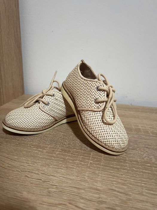 Pantofi zara nr 21
