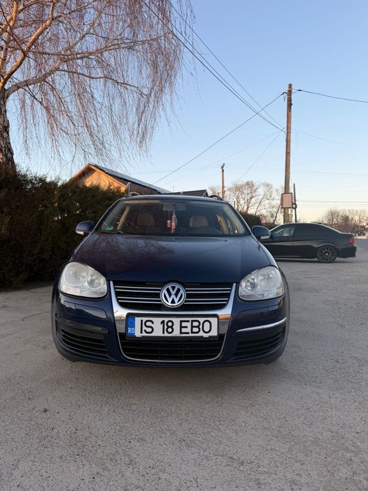Vând Volkswagen Golf