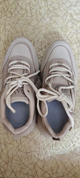 Женские кроссовки (новые)
