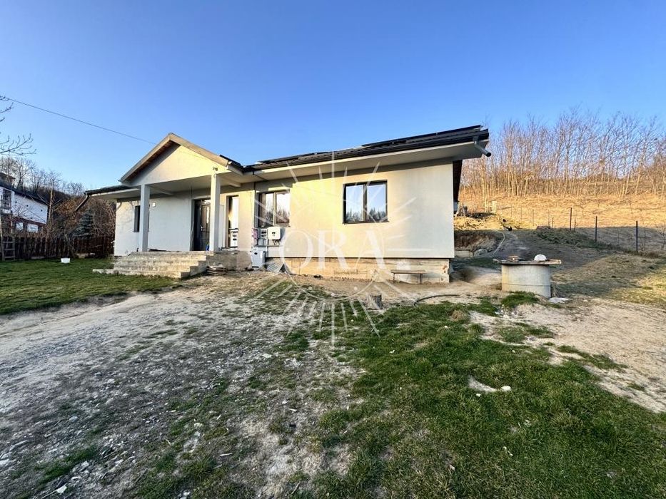 CASĂ INDIVIDUALĂ PE 1 NIVEL  154 mp utili 2.400 mp teren - an constructie 2022 - Feleacu