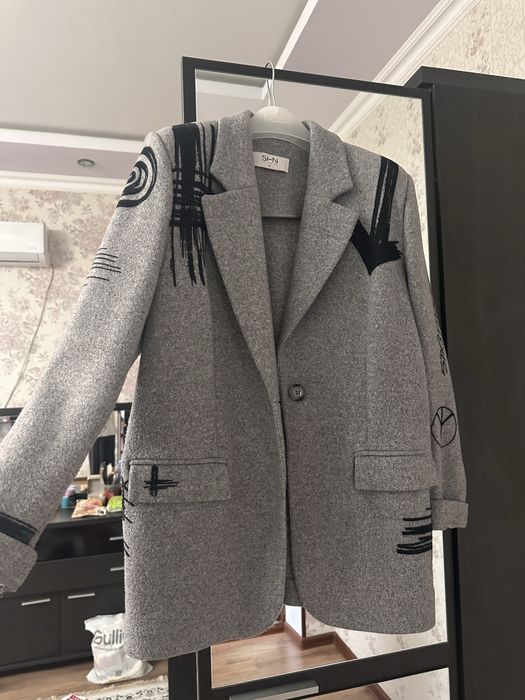 Костюм теплый! Серого цвета! Очень удобный…