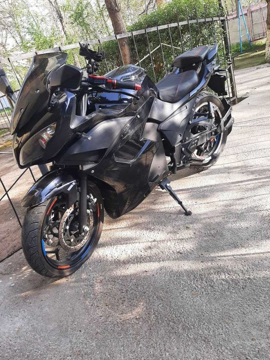 Продается Yamaha r3 2023года Электрический 3000Вт