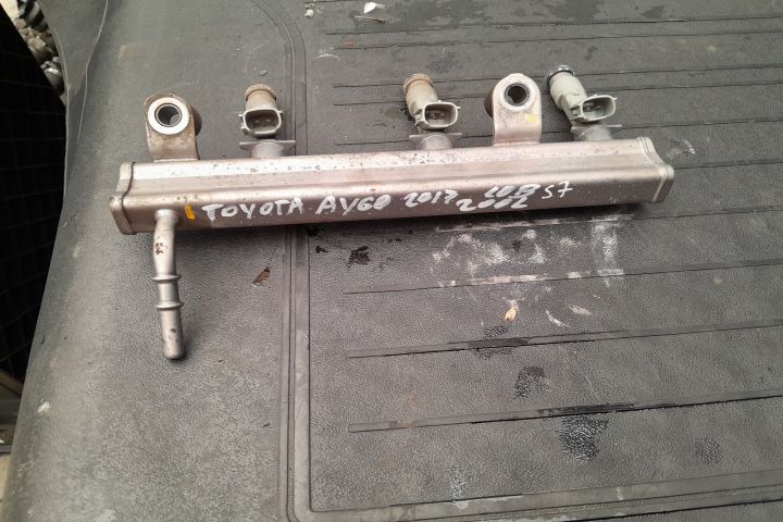 Rampa injectoare 2325000030 2325000030 Toyota Aygo a 2-a generatie