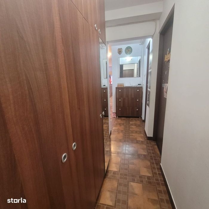 De vanzare apartament cu 4 camere Bld Grivitei