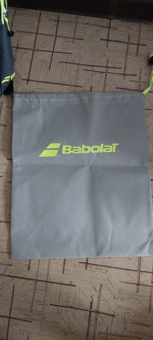 Продам теннисную сумку Babolat