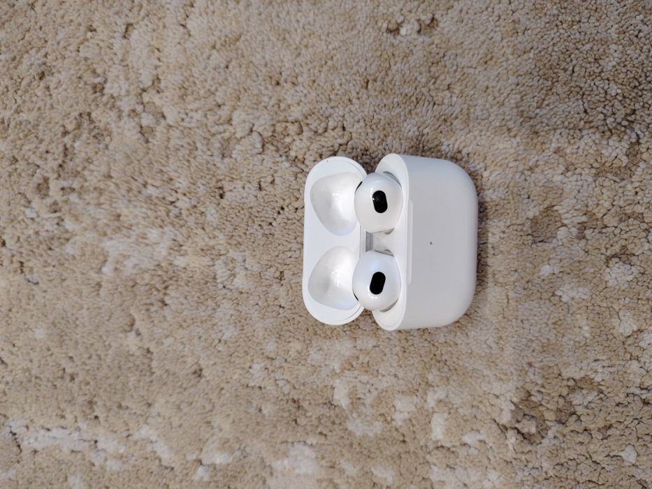 Airpods 4 обычная модель