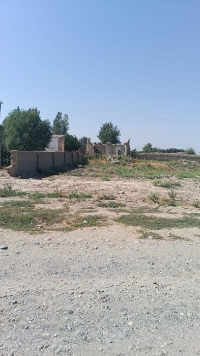 6 sotix ucaska sotiladi.