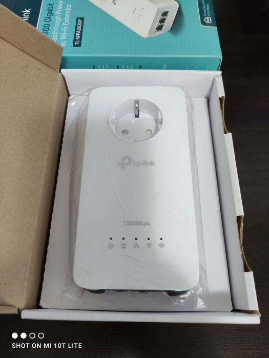 Adaptor Amplificator Powerline Wi fi extender Tp link av1300