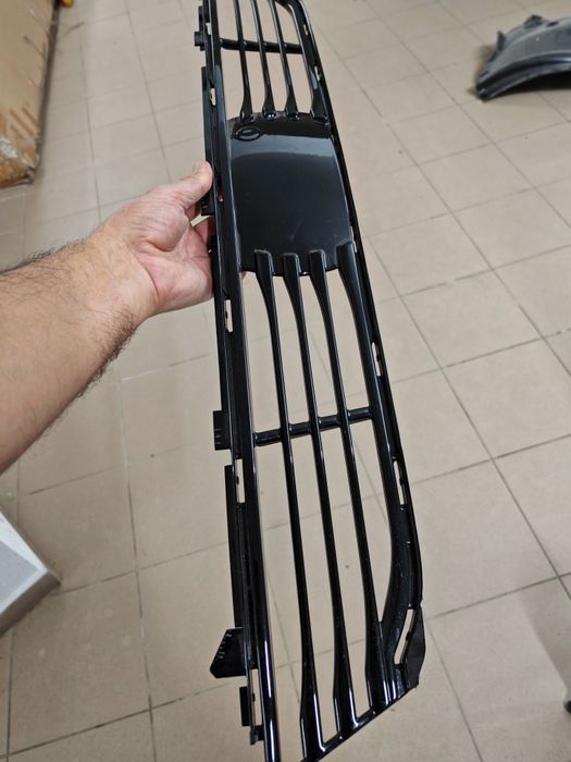 Grilă bară față BMW Seria 7 G11 G12 ACC originală
