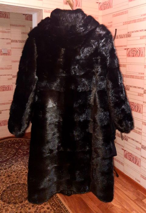 ШУБА норковая с капюшоном, 50 р.