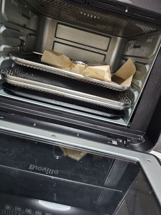 Friteuza cu aer cald Breville Airfryer