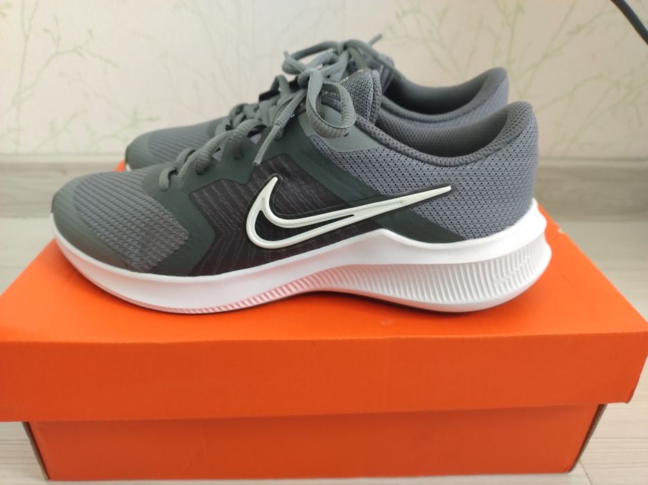 Нови детски маратонки NIKE, размер 36.5