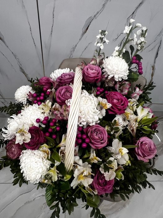 Живой гуллар сотилади арзон нархда