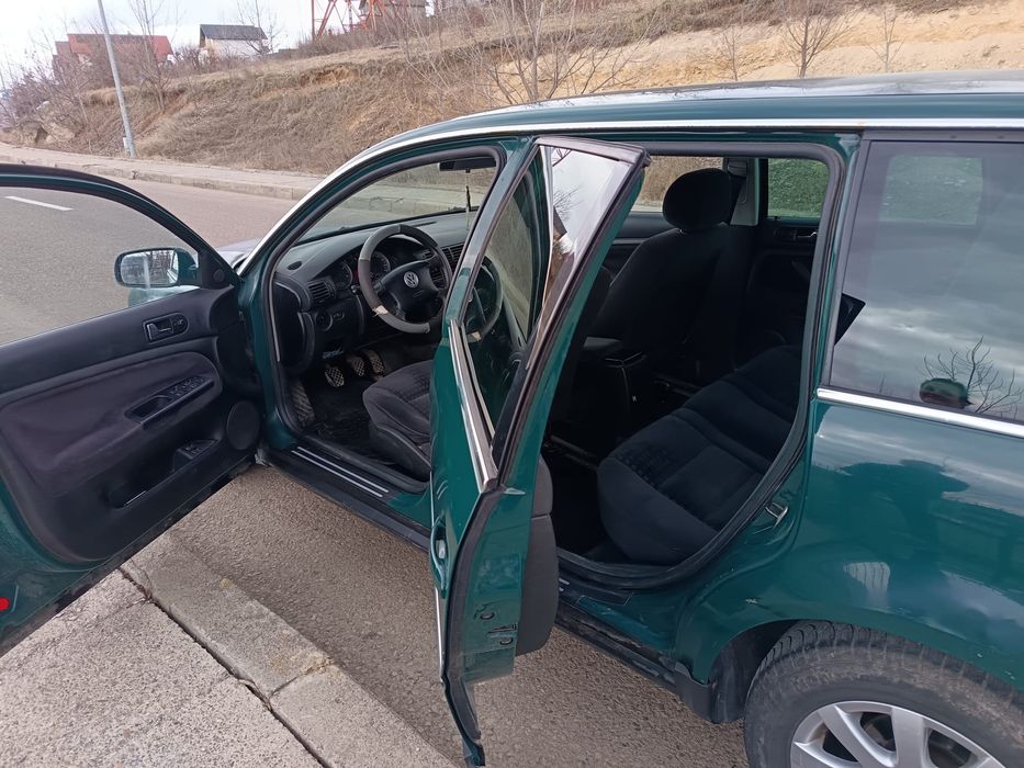 Vând Volskwagen Passat B5.5