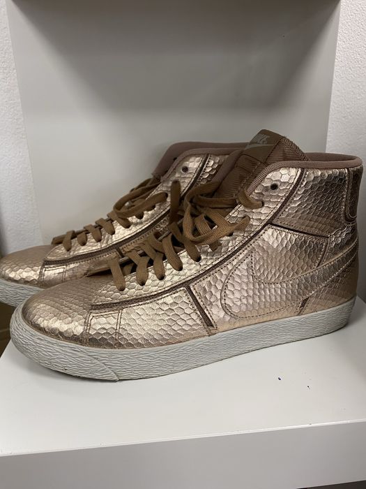 Nike кецове в розово златно