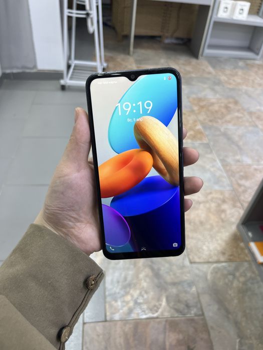 Виво Ү22//////////