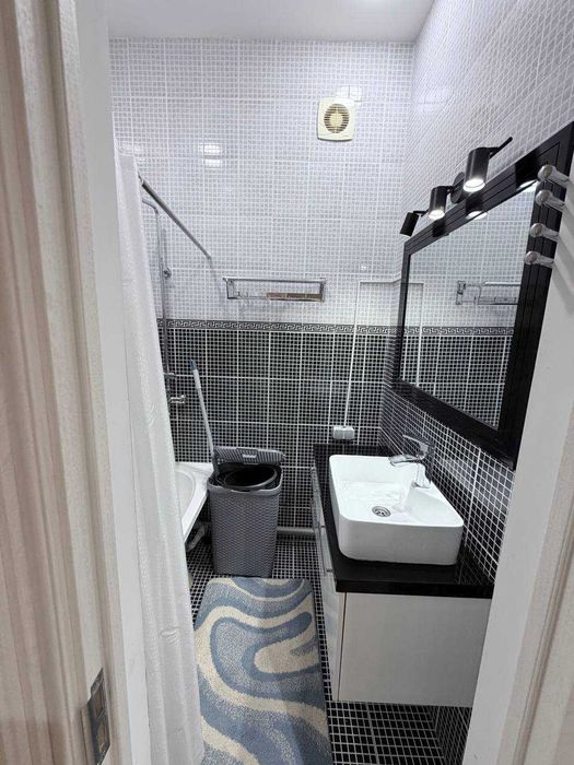 Продаётся 2х комн квартира на 4 этаже Ор-р 5 микрорайон Аура