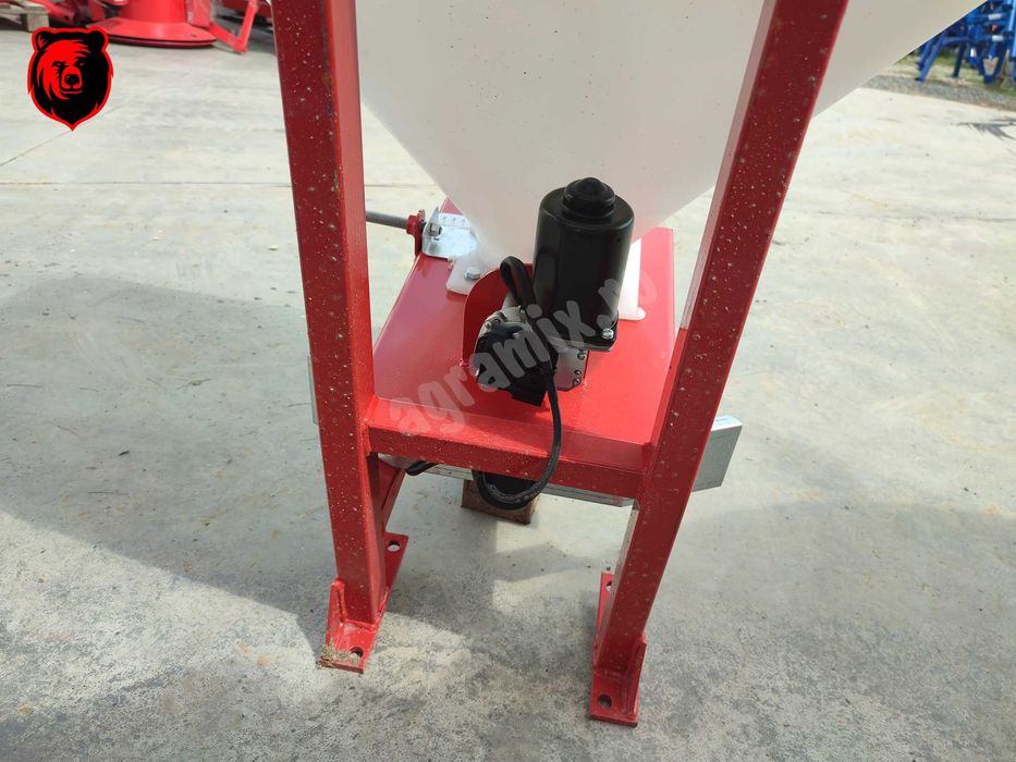 Distribuitor ingrasaminte capacitate 110 L model Polonia nou Agramix