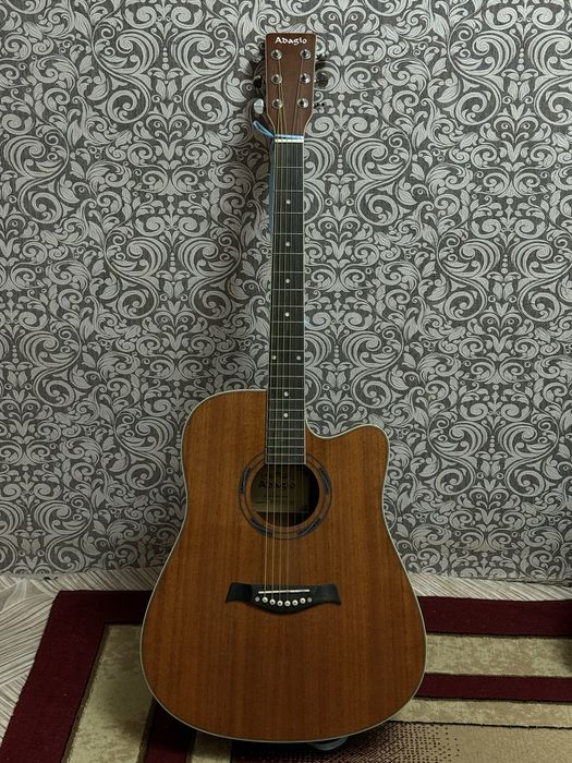 Ададжио акустика гитара