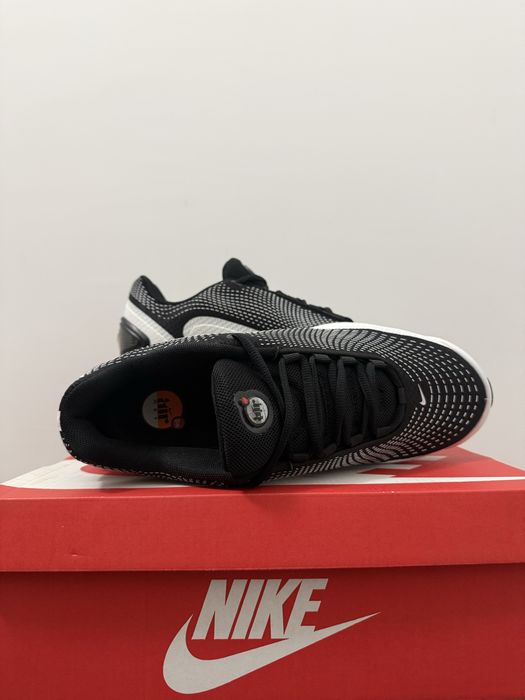 Nike Air Max DN Black/White - 43